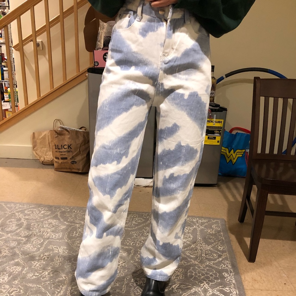 Size 2, but also fits a 4